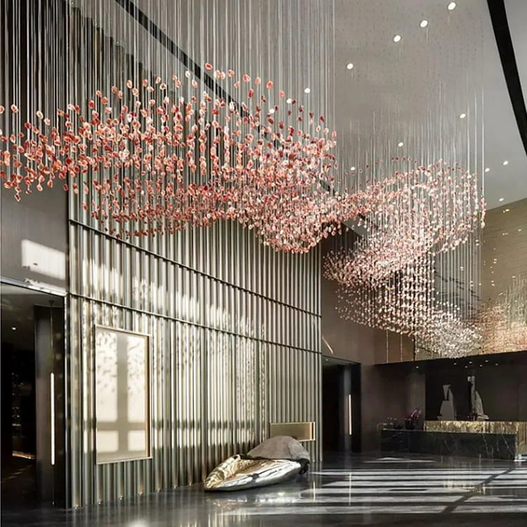أحجار زجاجية ديكورية لتفصيل الثريات – Decorative Glass Stones for Custom Chandeliers